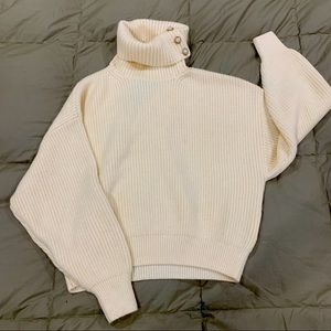 H&M turtleneck ribbed sweater w/ pearl buttons